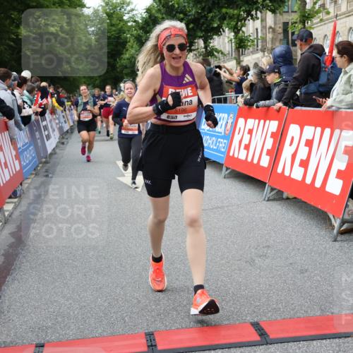 14.06.2026 - REWE Women's Run Strokosch-Dieckow http://msf.ph/oto/9766244 14.06.2026 11:01:45 Ziel 5046, 5110, 5196, 5234, 5656, 5845, 5907, 6008, 6066 meine-sportfotos.de