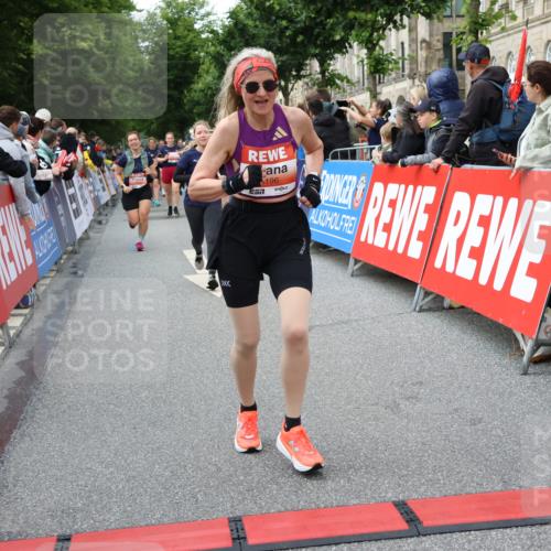 14.06.2026 - REWE Women's Run Strokosch-Dieckow http://msf.ph/oto/9766251 14.06.2026 11:01:45 Ziel 5046, 5110, 5196, 5234, 5656, 5845, 5907, 6008, 6066 meine-sportfotos.de