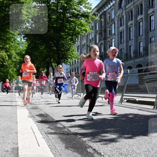 14.06.2026 - REWE Women's Run J. Mangold http://msf.ph/oto/9766274 14.06.2026 11:37:33 Ziel 114, 120, 154, 188, 198, 206, 215, 233, 247, 254, 272, 276, 281, 289, 290, 298, 310, 320, 326, 328, 331, 335, 342, 343, 348, 357, 361, 362, 364, 365, 369 meine-sportfotos.de