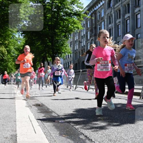 14.06.2026 - REWE Women's Run J. Mangold http://msf.ph/oto/9766277 14.06.2026 11:37:33 Ziel 114, 120, 154, 188, 198, 206, 215, 233, 247, 254, 272, 276, 281, 289, 290, 298, 310, 320, 326, 328, 331, 335, 342, 343, 348, 357, 361, 362, 364, 365, 369 meine-sportfotos.de