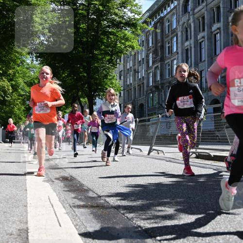 14.06.2026 - REWE Women's Run J. Mangold http://msf.ph/oto/9766280 14.06.2026 11:37:34 Ziel 114, 120, 188, 198, 206, 215, 233, 247, 254, 271, 272, 276, 281, 289, 290, 298, 310, 320, 325, 326, 328, 331, 335, 348, 357, 361, 362, 364, 365, 369 meine-sportfotos.de