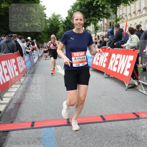 14.06.2026 - REWE Women's Run Strokosch-Dieckow http://msf.ph/oto/9766283 14.06.2026 11:01:43 Ziel 5046, 5196, 5234, 5656, 5845, 6008, 6066 meine-sportfotos.de