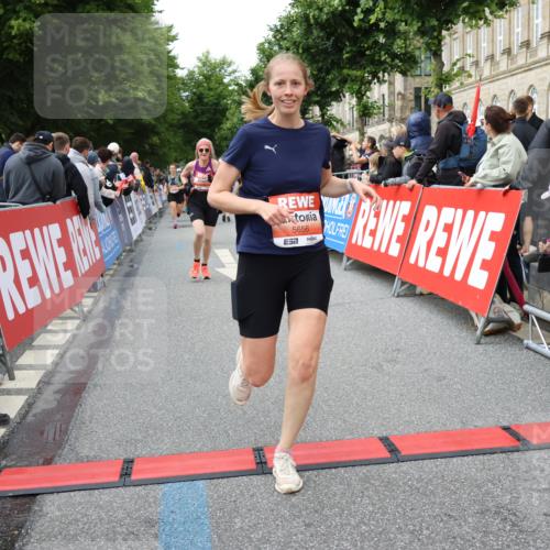 14.06.2026 - REWE Women's Run Strokosch-Dieckow http://msf.ph/oto/9766291 14.06.2026 11:01:43 Ziel 5046, 5196, 5234, 5656, 5845, 6008, 6066 meine-sportfotos.de