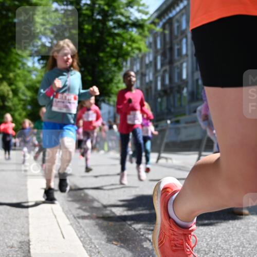 14.06.2026 - REWE Women's Run J. Mangold http://msf.ph/oto/9766297 14.06.2026 11:37:35 Ziel 114, 120, 145, 166, 188, 198, 215, 233, 247, 254, 271, 272, 276, 281, 289, 290, 298, 310, 320, 325, 326, 328, 331, 335, 348, 357, 364, 365, 369 meine-sportfotos.de