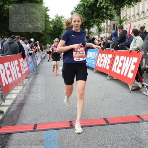 14.06.2026 - REWE Women's Run Strokosch-Dieckow http://msf.ph/oto/9766299 14.06.2026 11:01:43 Ziel 5046, 5196, 5234, 5656, 5845, 6008, 6066 meine-sportfotos.de