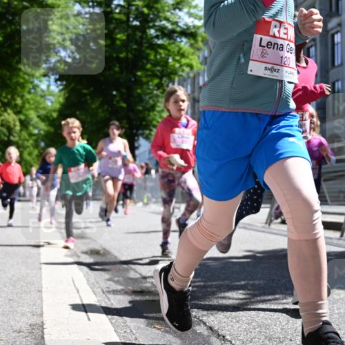 14.06.2026 - REWE Women's Run J. Mangold http://msf.ph/oto/9766305 14.06.2026 11:37:36 Ziel 114, 120, 145, 166, 188, 198, 233, 247, 254, 271, 272, 276, 281, 289, 290, 298, 310, 319, 320, 325, 326, 328, 331, 348, 357, 364, 365, 369 meine-sportfotos.de