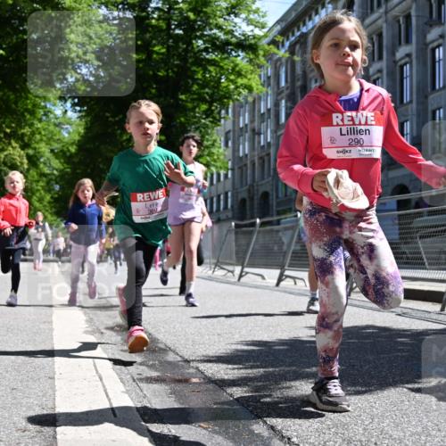14.06.2026 - REWE Women's Run J. Mangold http://msf.ph/oto/9766312 14.06.2026 11:37:37 Ziel 114, 117, 120, 145, 166, 188, 198, 247, 254, 271, 272, 276, 281, 289, 290, 298, 310, 319, 320, 325, 326, 328, 331, 348, 357, 364, 369 meine-sportfotos.de