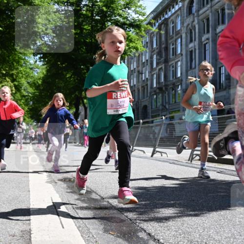 14.06.2026 - REWE Women's Run J. Mangold http://msf.ph/oto/9766315 14.06.2026 11:37:37 Ziel 114, 117, 120, 145, 166, 188, 198, 247, 254, 271, 272, 276, 281, 289, 290, 298, 310, 319, 320, 325, 326, 328, 331, 348, 357, 364, 369 meine-sportfotos.de