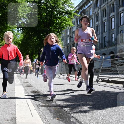 14.06.2026 - REWE Women's Run J. Mangold http://msf.ph/oto/9766318 14.06.2026 11:37:38 Ziel 114, 117, 120, 145, 166, 198, 241, 247, 252, 254, 255, 271, 272, 276, 281, 289, 290, 298, 319, 320, 325, 326, 328, 331, 364, 369 meine-sportfotos.de
