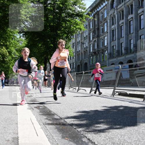 14.06.2026 - REWE Women's Run J. Mangold http://msf.ph/oto/9766332 14.06.2026 11:37:39 Ziel 114, 117, 120, 125, 127, 145, 166, 198, 214, 241, 252, 254, 255, 271, 272, 281, 289, 290, 319, 320, 321, 325, 326, 328, 331, 364, 369 meine-sportfotos.de