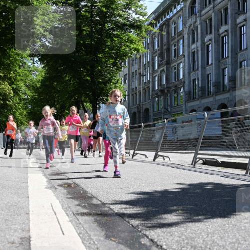 14.06.2026 - REWE Women's Run J. Mangold http://msf.ph/oto/9766356 14.06.2026 11:37:42 Ziel 105, 114, 117, 125, 127, 128, 145, 166, 189, 194, 201, 214, 220, 241, 252, 255, 267, 271, 272, 273, 319, 321, 325, 331 meine-sportfotos.de