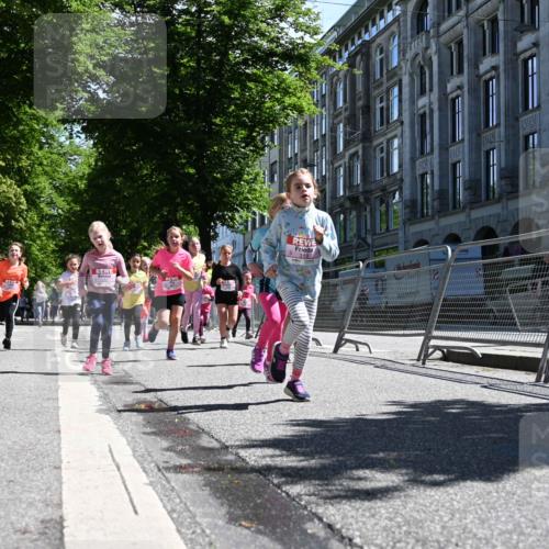 14.06.2026 - REWE Women's Run J. Mangold http://msf.ph/oto/9766361 14.06.2026 11:37:42 Ziel 105, 114, 117, 125, 127, 128, 145, 166, 189, 194, 201, 214, 220, 241, 252, 255, 267, 271, 272, 273, 319, 321, 325, 331 meine-sportfotos.de