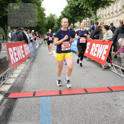 14.06.2026 - REWE Women's Run Strokosch-Dieckow http://msf.ph/oto/9766362 14.06.2026 11:01:40 Ziel 5029, 5046, 5234, 5351, 5648, 5656, 5845, 5966, 6066 meine-sportfotos.de