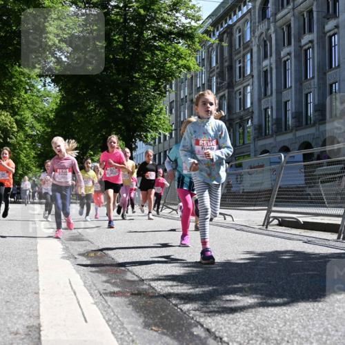 14.06.2026 - REWE Women's Run J. Mangold http://msf.ph/oto/9766364 14.06.2026 11:37:42 Ziel 105, 114, 117, 125, 127, 128, 145, 166, 189, 194, 201, 214, 220, 241, 252, 255, 267, 271, 272, 273, 319, 321, 325, 331 meine-sportfotos.de