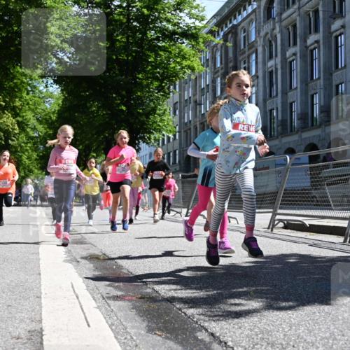 14.06.2026 - REWE Women's Run J. Mangold http://msf.ph/oto/9766367 14.06.2026 11:37:43 Ziel 105, 114, 117, 125, 127, 128, 145, 166, 189, 194, 201, 214, 220, 241, 252, 255, 267, 271, 273, 319, 321, 325 meine-sportfotos.de