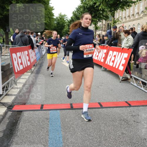 14.06.2026 - REWE Women's Run Strokosch-Dieckow http://msf.ph/oto/9766378 14.06.2026 11:01:39 Ziel 5029, 5046, 5234, 5351, 5648, 5656, 5690, 5845, 5966, 6066 meine-sportfotos.de