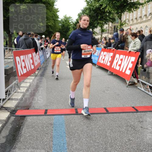 14.06.2026 - REWE Women's Run Strokosch-Dieckow http://msf.ph/oto/9766394 14.06.2026 11:01:39 Ziel 5029, 5046, 5234, 5351, 5648, 5656, 5690, 5845, 5966, 6066 meine-sportfotos.de