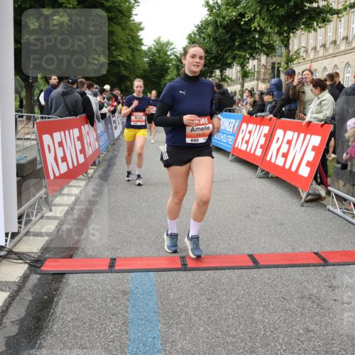 14.06.2026 - REWE Women's Run Strokosch-Dieckow http://msf.ph/oto/9766403 14.06.2026 11:01:39 Ziel 5029, 5046, 5234, 5351, 5648, 5656, 5690, 5845, 5966, 6066 meine-sportfotos.de