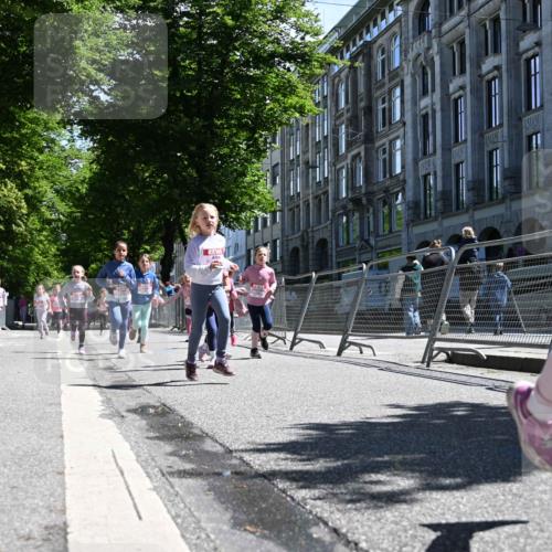 14.06.2026 - REWE Women's Run J. Mangold http://msf.ph/oto/9766429 14.06.2026 11:37:49 Ziel 105, 125, 127, 128, 129, 130, 152, 160, 181, 185, 189, 194, 201, 208, 214, 220, 244, 267, 273, 295, 296, 316, 321, 345, 356 meine-sportfotos.de