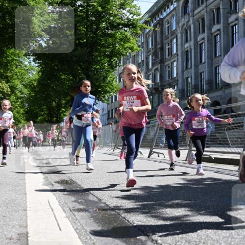 14.06.2026 - REWE Women's Run J. Mangold http://msf.ph/oto/9766451 14.06.2026 11:37:51 Ziel 129, 130, 152, 160, 181, 185, 189, 201, 208, 220, 238, 244, 273, 280, 295, 296, 316, 345, 356 meine-sportfotos.de