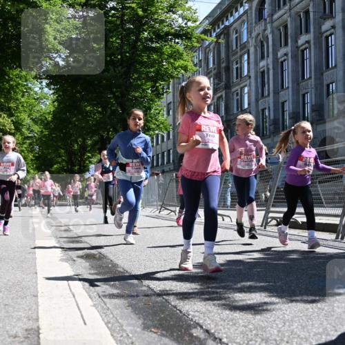 14.06.2026 - REWE Women's Run J. Mangold http://msf.ph/oto/9766454 14.06.2026 11:37:51 Ziel 129, 130, 152, 160, 181, 185, 189, 201, 208, 220, 238, 244, 273, 280, 295, 296, 316, 345, 356 meine-sportfotos.de