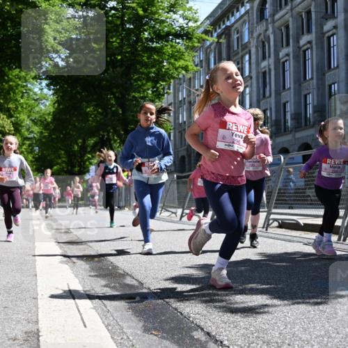 14.06.2026 - REWE Women's Run J. Mangold http://msf.ph/oto/9766457 14.06.2026 11:37:51 Ziel 129, 130, 152, 160, 181, 185, 189, 201, 208, 220, 238, 244, 273, 280, 295, 296, 316, 345, 356 meine-sportfotos.de