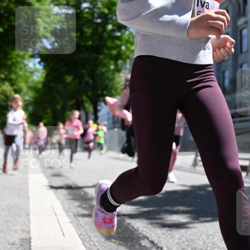 14.06.2026 - REWE Women's Run J. Mangold http://msf.ph/oto/9766476 14.06.2026 11:37:53 Ziel 129, 130, 152, 160, 181, 185, 208, 221, 238, 244, 280, 295, 296, 303, 304, 306, 316, 345, 356 meine-sportfotos.de