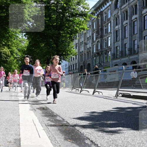 14.06.2026 - REWE Women's Run J. Mangold http://msf.ph/oto/9766513 14.06.2026 11:37:57 Ziel 129, 130, 146, 152, 153, 160, 181, 190, 208, 216, 221, 238, 244, 246, 261, 280, 283, 303, 304, 306, 333, 356 meine-sportfotos.de