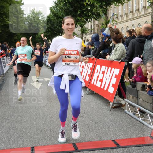 14.06.2026 - REWE Women's Run Strokosch-Dieckow http://msf.ph/oto/9766521 14.06.2026 11:01:31 Ziel 5029, 5062, 5115, 5262, 5315, 5326, 5351, 5421, 5648, 5690, 5748, 5824, 5864, 5880, 5966 meine-sportfotos.de