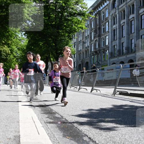 14.06.2026 - REWE Women's Run J. Mangold http://msf.ph/oto/9766523 14.06.2026 11:37:57 Ziel 129, 130, 146, 152, 153, 160, 181, 190, 208, 216, 221, 238, 244, 246, 261, 280, 283, 303, 304, 306, 333, 356 meine-sportfotos.de