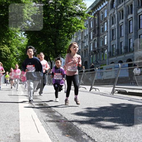 14.06.2026 - REWE Women's Run J. Mangold http://msf.ph/oto/9766527 14.06.2026 11:37:58 Ziel 129, 130, 146, 152, 153, 181, 190, 208, 212, 216, 221, 238, 244, 246, 261, 280, 283, 303, 304, 306, 333 meine-sportfotos.de
