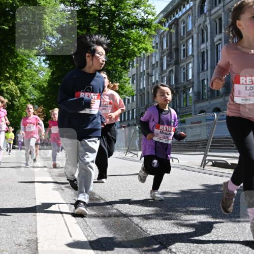14.06.2026 - REWE Women's Run J. Mangold http://msf.ph/oto/9766539 14.06.2026 11:37:59 Ziel 146, 153, 181, 190, 208, 212, 216, 221, 238, 244, 246, 261, 280, 283, 303, 304, 306, 333 meine-sportfotos.de