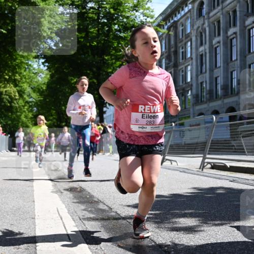14.06.2026 - REWE Women's Run J. Mangold http://msf.ph/oto/9766570 14.06.2026 11:38:02 Ziel 139, 146, 153, 190, 212, 216, 221, 246, 261, 274, 283, 300, 303, 304, 306, 317, 327, 333 meine-sportfotos.de