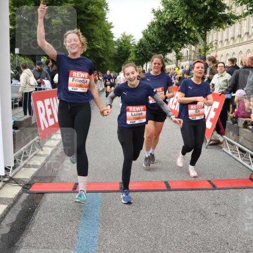 14.06.2026 - REWE Women's Run Strokosch-Dieckow http://msf.ph/oto/9766571 14.06.2026 11:01:29 Ziel 5029, 5062, 5115, 5262, 5315, 5326, 5351, 5421, 5648, 5690, 5748, 5824, 5864, 5880 meine-sportfotos.de