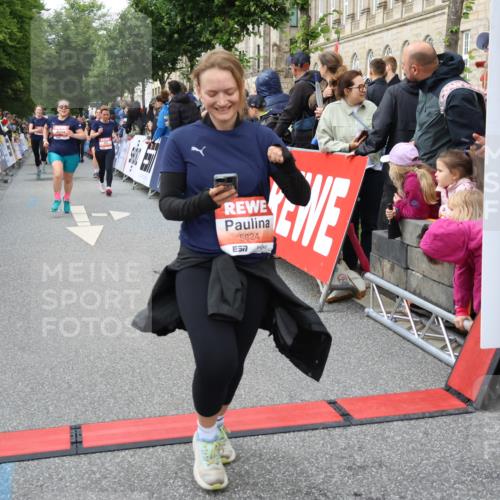 14.06.2026 - REWE Women's Run Strokosch-Dieckow http://msf.ph/oto/9766592 14.06.2026 11:01:25 Ziel 5062, 5115, 5262, 5315, 5326, 5419, 5421, 5748, 5824, 5864, 5880, 5948, 5952, 6025 meine-sportfotos.de