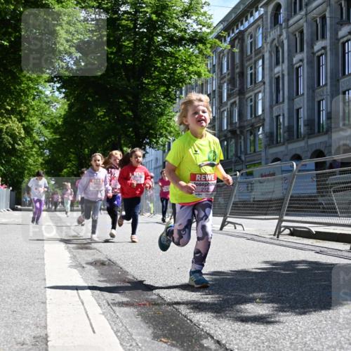 14.06.2026 - REWE Women's Run J. Mangold http://msf.ph/oto/9766599 14.06.2026 11:38:04 Ziel 139, 146, 153, 190, 199, 212, 216, 246, 261, 274, 279, 283, 297, 300, 317, 327, 333 meine-sportfotos.de