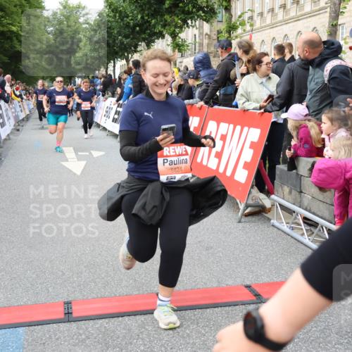14.06.2026 - REWE Women's Run Strokosch-Dieckow http://msf.ph/oto/9766608 14.06.2026 11:01:25 Ziel 5062, 5115, 5262, 5315, 5326, 5419, 5421, 5748, 5824, 5864, 5880, 5948, 5952, 6025 meine-sportfotos.de