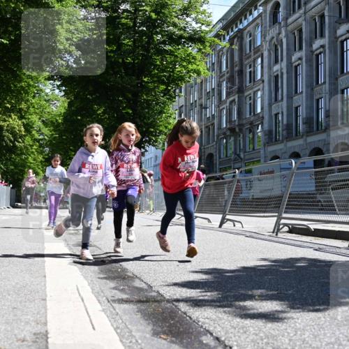 14.06.2026 - REWE Women's Run J. Mangold http://msf.ph/oto/9766617 14.06.2026 11:38:05 Ziel 139, 199, 212, 216, 261, 274, 279, 283, 297, 300, 317, 327, 333 meine-sportfotos.de