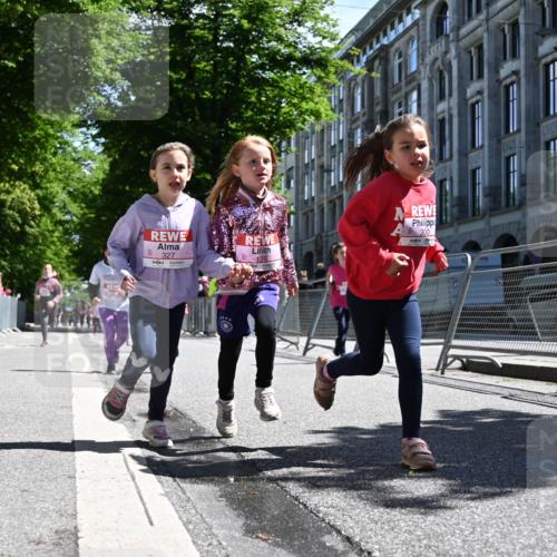 14.06.2026 - REWE Women's Run J. Mangold http://msf.ph/oto/9766628 14.06.2026 11:38:06 Ziel 139, 199, 212, 216, 240, 261, 274, 279, 297, 300, 317, 327 meine-sportfotos.de