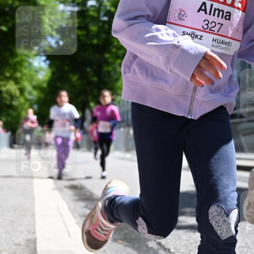 14.06.2026 - REWE Women's Run J. Mangold http://msf.ph/oto/9766642 14.06.2026 11:38:07 Ziel 139, 199, 212, 216, 240, 274, 279, 297, 300, 317, 327, 353 meine-sportfotos.de