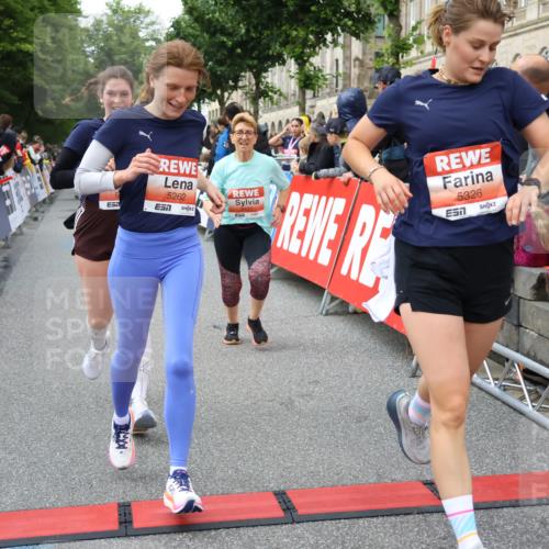 14.06.2026 - REWE Women's Run Strokosch-Dieckow http://msf.ph/oto/9766659 14.06.2026 11:01:23 Ziel 5262, 5315, 5326, 5419, 5421, 5603, 5771, 5824, 5864, 5948, 5952, 6025 meine-sportfotos.de