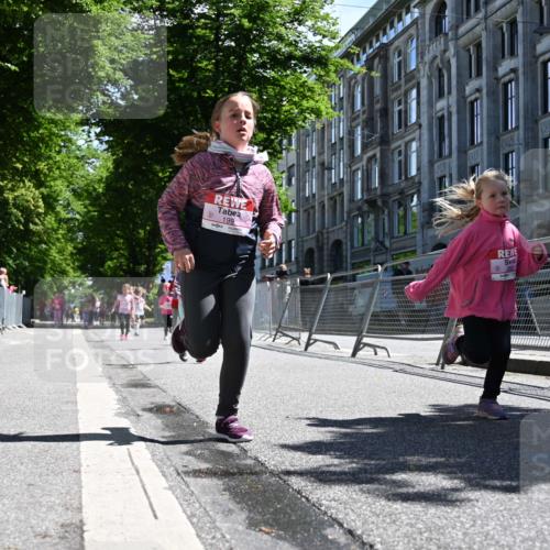 14.06.2026 - REWE Women's Run J. Mangold http://msf.ph/oto/9766670 14.06.2026 11:38:10 Ziel 139, 150, 186, 197, 199, 210, 240, 274, 279, 297, 300, 317, 327, 353 meine-sportfotos.de