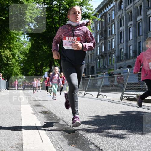 14.06.2026 - REWE Women's Run J. Mangold http://msf.ph/oto/9766673 14.06.2026 11:38:10 Ziel 139, 150, 186, 197, 199, 210, 240, 274, 279, 297, 300, 317, 327, 353 meine-sportfotos.de