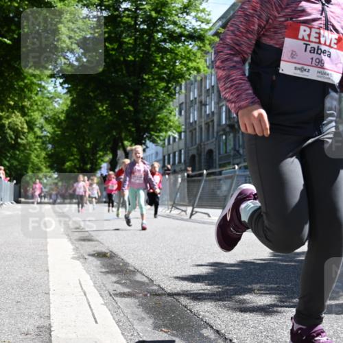 14.06.2026 - REWE Women's Run J. Mangold http://msf.ph/oto/9766676 14.06.2026 11:38:10 Ziel 139, 150, 186, 197, 199, 210, 240, 274, 279, 297, 300, 317, 327, 353 meine-sportfotos.de