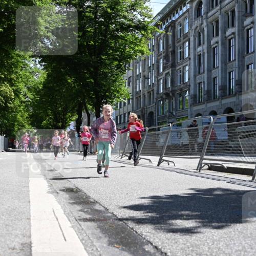 14.06.2026 - REWE Women's Run J. Mangold http://msf.ph/oto/9766685 14.06.2026 11:38:11 Ziel 150, 186, 197, 199, 210, 240, 274, 279, 297, 317, 347, 353, 371 meine-sportfotos.de