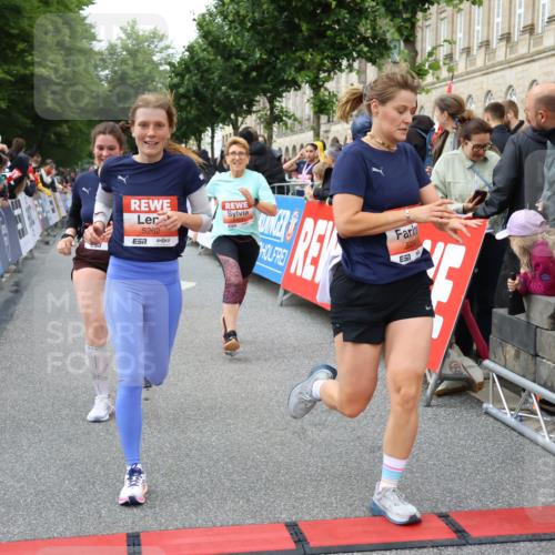14.06.2026 - REWE Women's Run Strokosch-Dieckow http://msf.ph/oto/9766687 14.06.2026 11:01:23 Ziel 5262, 5315, 5326, 5419, 5421, 5603, 5771, 5824, 5864, 5948, 5952, 6025 meine-sportfotos.de