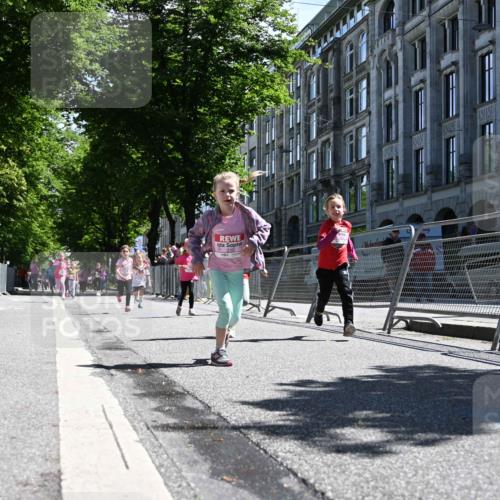 14.06.2026 - REWE Women's Run J. Mangold http://msf.ph/oto/9766698 14.06.2026 11:38:12 Ziel 150, 186, 197, 199, 210, 240, 274, 279, 297, 317, 347, 353, 371 meine-sportfotos.de