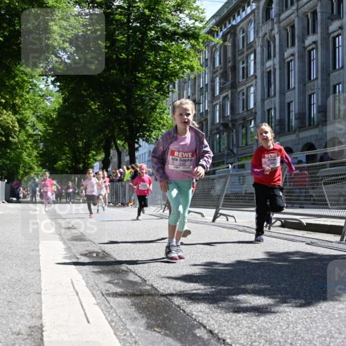 14.06.2026 - REWE Women's Run J. Mangold http://msf.ph/oto/9766701 14.06.2026 11:38:12 Ziel 150, 186, 197, 199, 210, 240, 274, 279, 297, 317, 347, 353, 371 meine-sportfotos.de