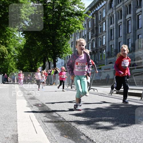 14.06.2026 - REWE Women's Run J. Mangold http://msf.ph/oto/9766704 14.06.2026 11:38:13 Ziel 150, 186, 195, 197, 199, 210, 240, 279, 297, 332, 347, 353, 371 meine-sportfotos.de