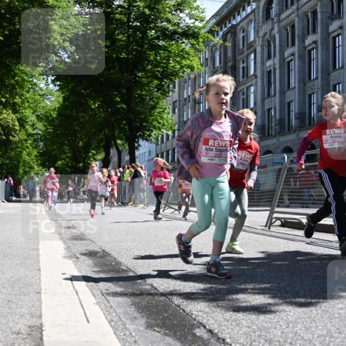 14.06.2026 - REWE Women's Run J. Mangold http://msf.ph/oto/9766706 14.06.2026 11:38:13 Ziel 150, 186, 195, 197, 199, 210, 240, 279, 297, 332, 347, 353, 371 meine-sportfotos.de